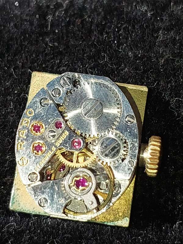 A VINTAGE AND ANTIQUE COLLECTION WATCH MACHINISMS SOLD AS IS
