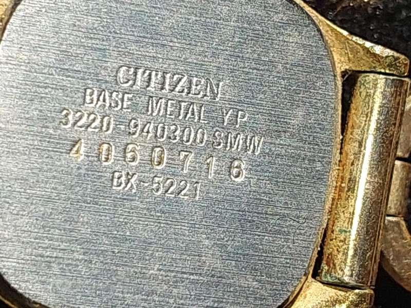 A DISCERNING LADY'S WATCH COLLECTION SOLD AS IS NOT TESTED