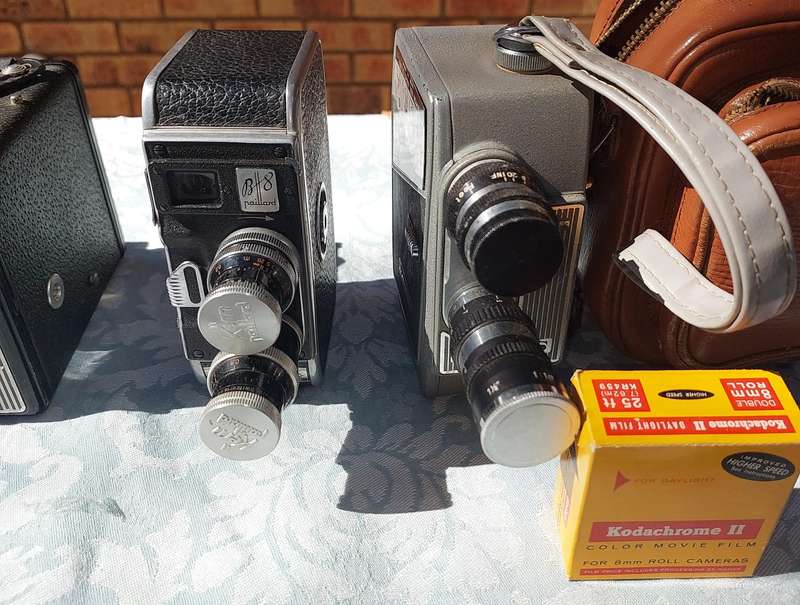 AN ANTIQUE COLLECTION CAMERAS SOLD AS IS