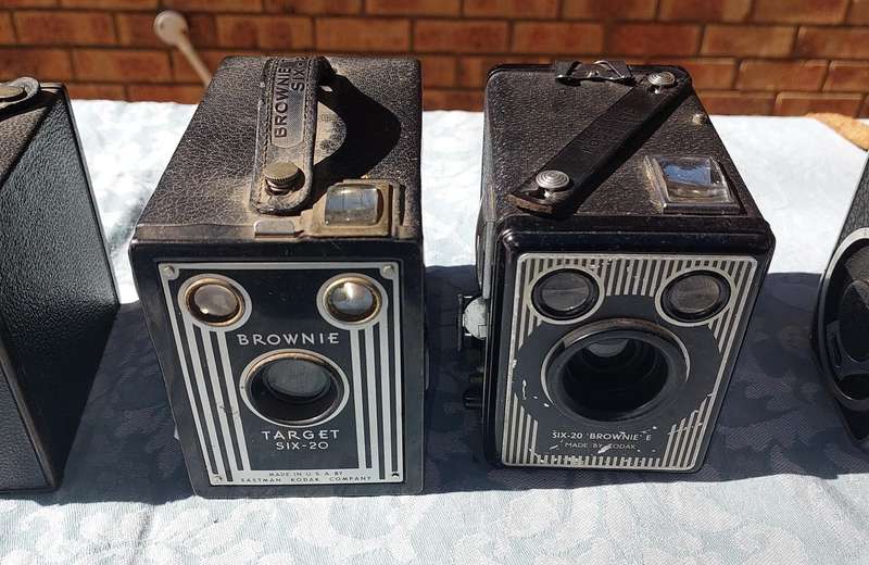 AN ANTIQUE COLLECTION CAMERAS SOLD AS IS