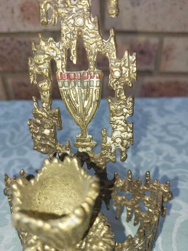 A VINTAGE BRASS SHABBAT CANDLE HOLDER BRASS JUDAICA SOLD AS IS