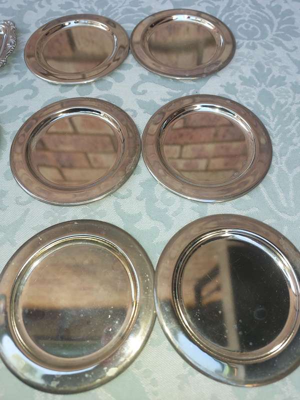 A VINTAGE COLLECTION SILVER PLATED CANOP'E SERVING DISHES SOLD AS IS