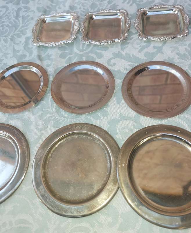 A VINTAGE COLLECTION SILVER PLATED CANOP'E SERVING DISHES SOLD AS IS