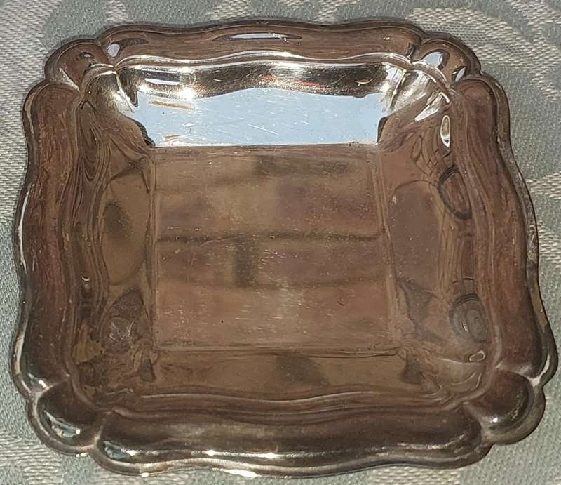 A VINTAGE COLLECTION SILVER PLATED CANOP'E SERVING DISHES SOLD AS IS