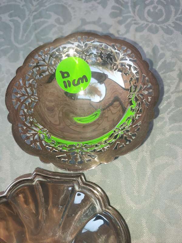 A VINTAGE JOBLOT UTENSILS SILVER PLATED SOLD AS IS