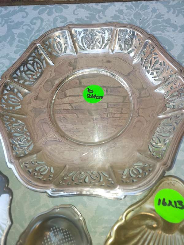 A VINTAGE JOBLOT UTENSILS SILVER PLATED SOLD AS IS