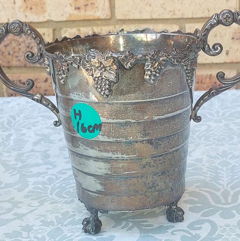 A COLLECTION OF TWO VINTAGE ICE BUCKETS SILVER PLATED SOLD AS IS