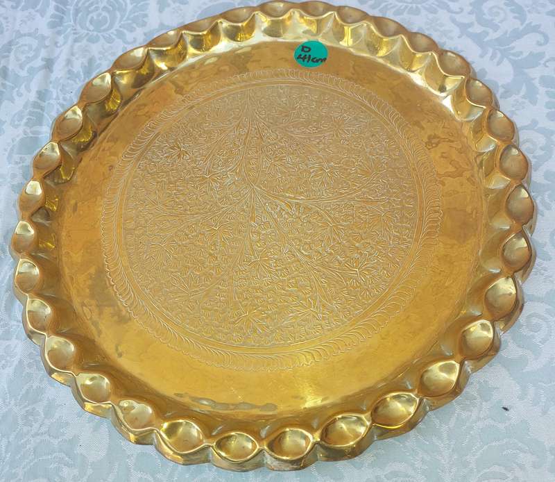 AN ART DECOR BRASS HAMMERED MORROCAN STYLE WALL PLAQUE SOLD AS IS