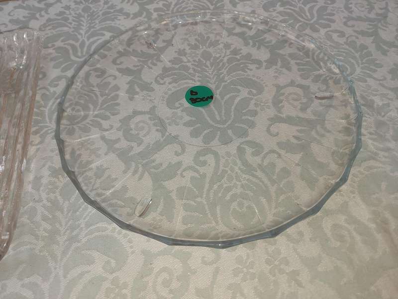A JOBLOT COLLECTION GLASS SERVING PLATTERS SOLD AS IS