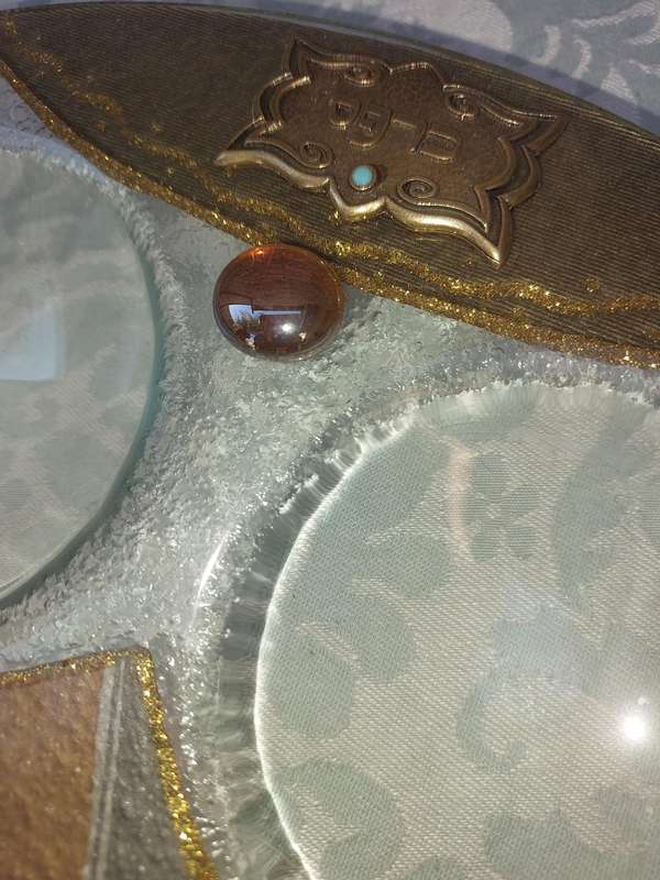 A GLASS PASSOVER Seder PLATE JUDAICA SOLD AS IS
