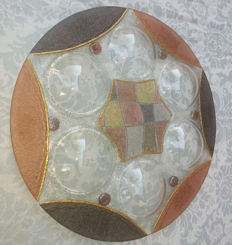 A GLASS PASSOVER Seder PLATE JUDAICA SOLD AS IS