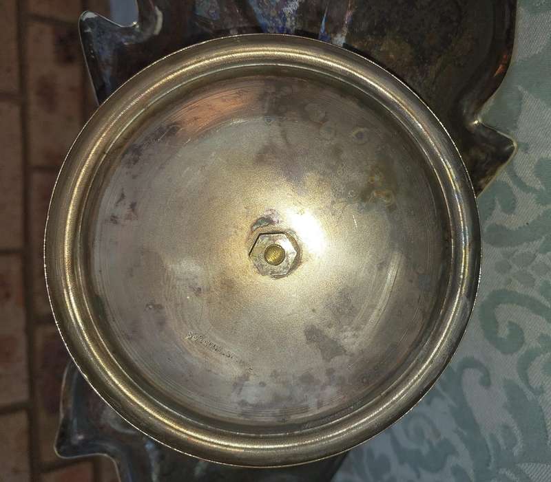 AN ANTIQUE SERANGO SP ON COPPER PLATE MAPLE LEAF TWO TIER SERVING SWEATS TRAY