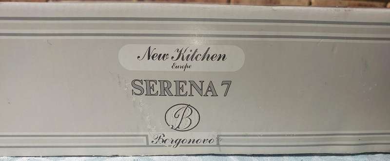 A COMPLETE SERENA GLASS SERVING BOWL SET SOLD AS IS