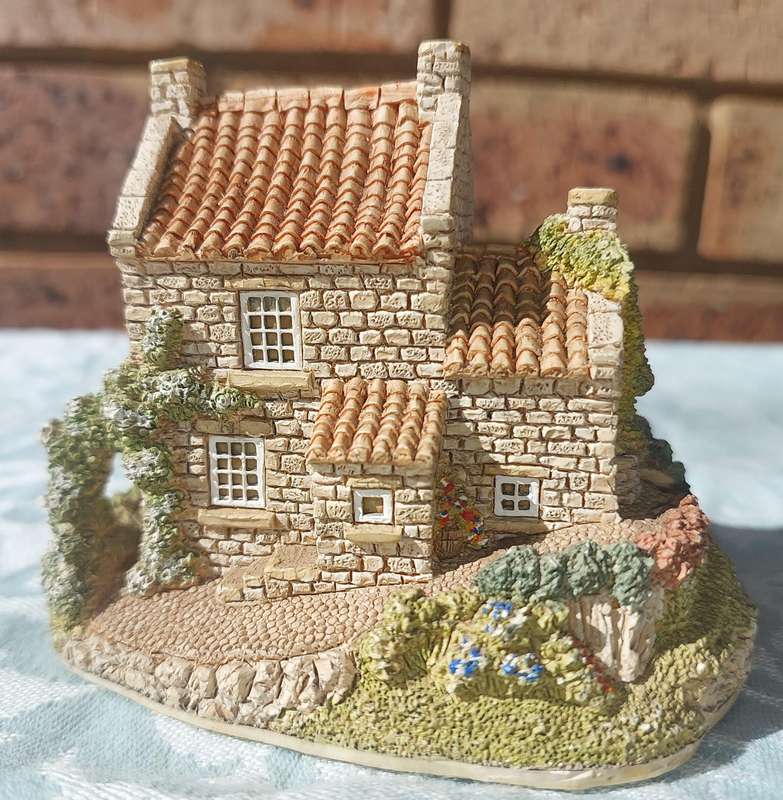 Lilliput Lane Runswick House sold as is