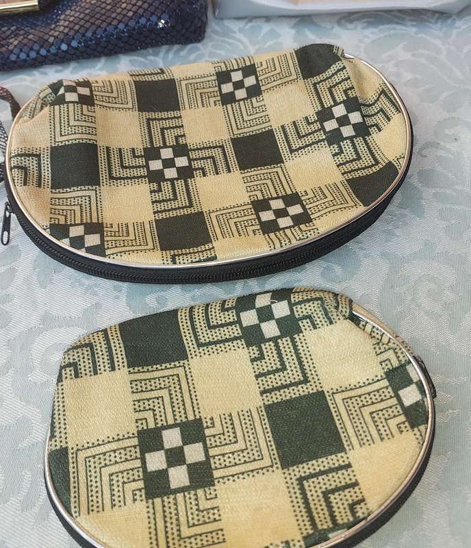 A JOBLOT CLUTCH BAGS AND PURSES SOLD AS IS R450