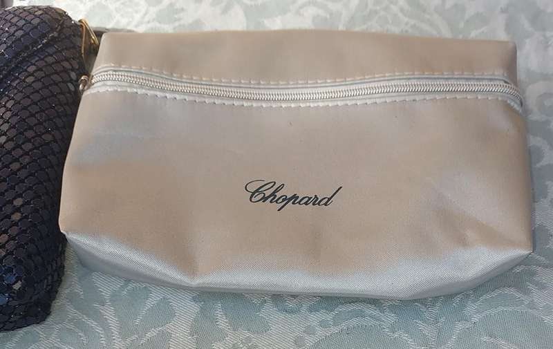 A JOBLOT CLUTCH BAGS AND PURSES SOLD AS IS R450