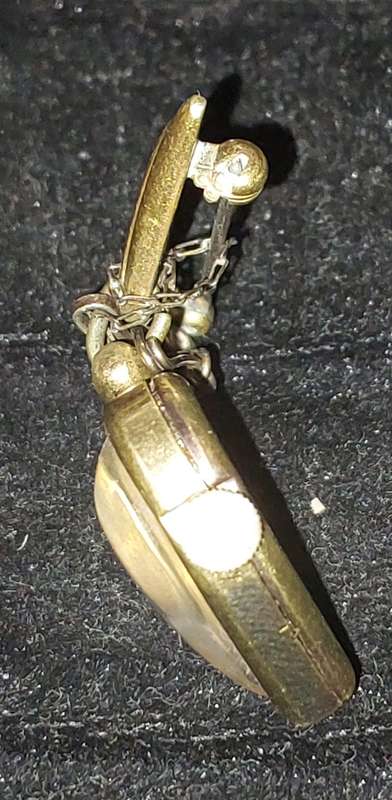 A VINTAGE CORD MODELE DEP  SN, 329372 JUVENE SWISS BROOCHE WATCH MACHANICAL SOLD AS IS