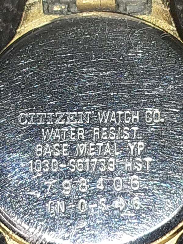A USED GOLD PLATED CITIZEN QUARTZ WATCH SOLD AS IS NOT TESTED