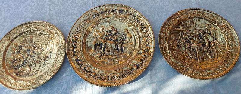 A VINTAGE COLLECTION OF 3 HOME DECOR REAL EMBOSSED BRASS PLAQUES VICTORIAN THEMES SOLD AS IS