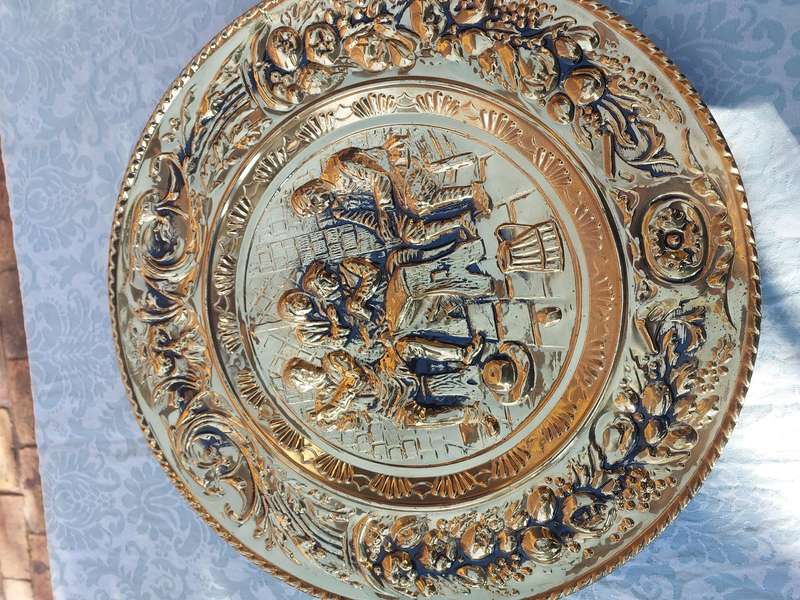 A VINTAGE COLLECTION OF 3 HOME DECOR REAL EMBOSSED BRASS PLAQUES VICTORIAN THEMES SOLD AS IS