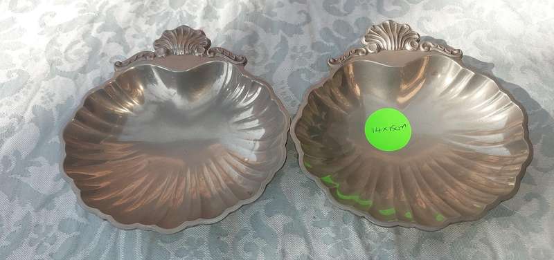 TWO VINTAGE SCALLOP SHELL PEWTEL SERVING BOWLS SOLD AS IS