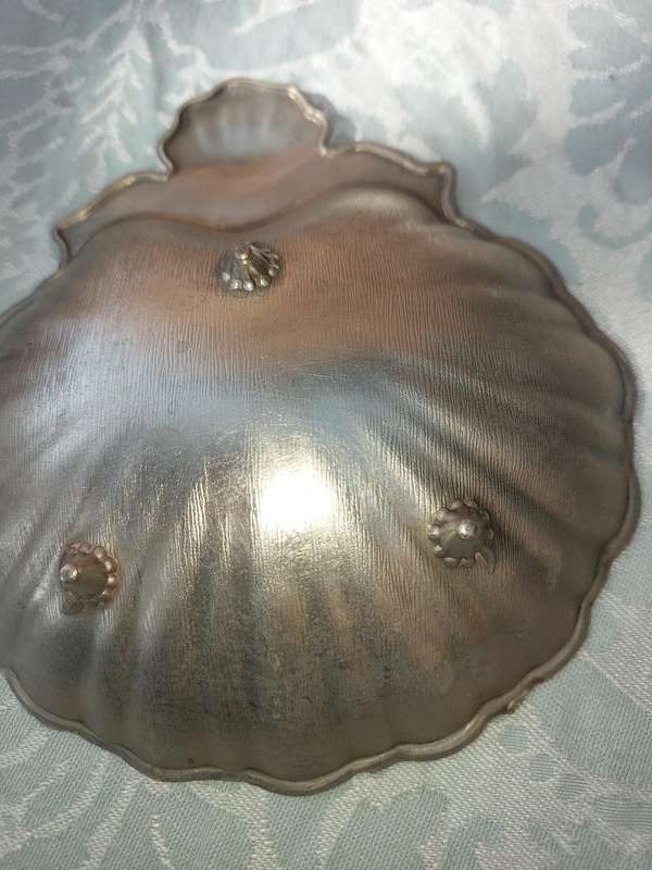TWO VINTAGE SCALLOP SHELL PEWTEL SERVING BOWLS SOLD AS IS