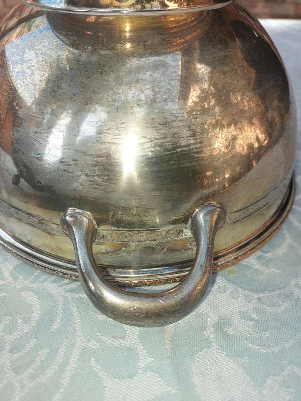 A VINTAGE TUREEN AND A GLASS INSERT BOWL WITH A LADEL SOLD AS IS