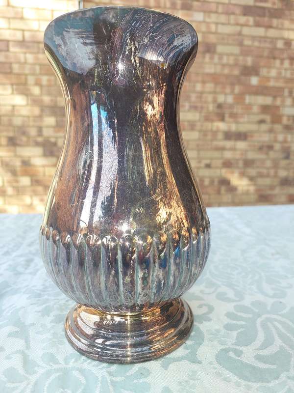 A VINTAGE EPNS VICTORIAN WATER JUG SOLD AS IS