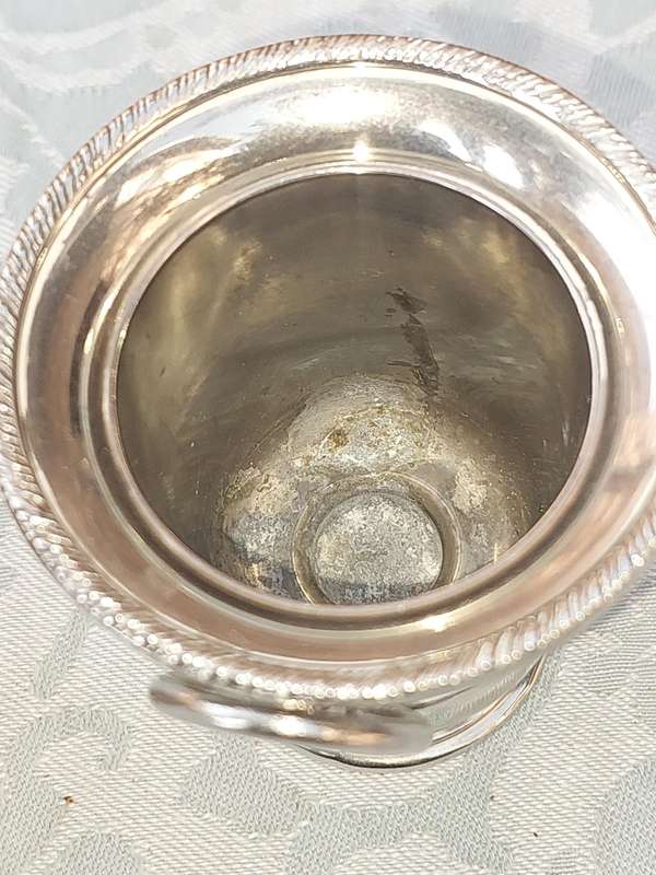 A COLLECTION OF5 LION HEAD TOOTH PIK HOLDERS SOLD AS IS SILVER PLATED