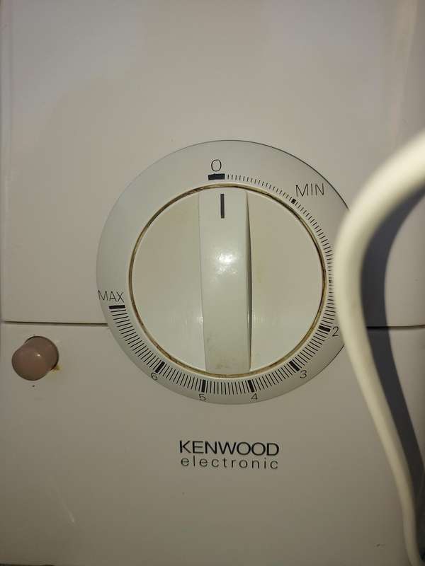 A VINTAGE KENWOOD CHEF ELECTRONIC WITH ALL THE COMPONENTS IN WORKING ORDER SOLD AS IS