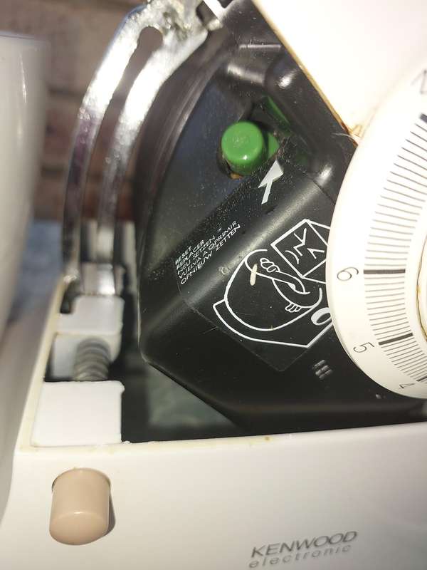 A VINTAGE KENWOOD CHEF ELECTRONIC WITH ALL THE COMPONENTS IN WORKING ORDER SOLD AS IS