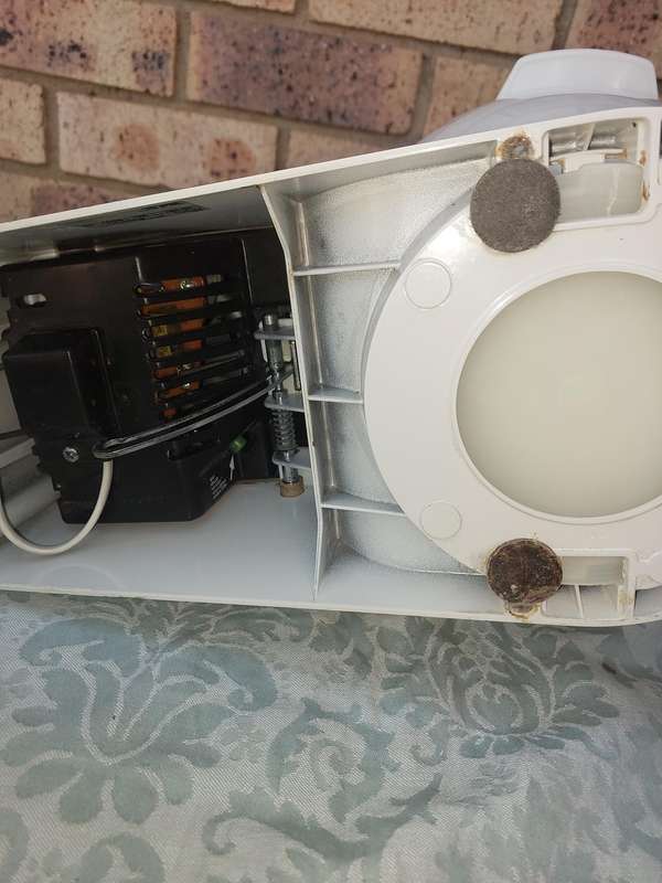 A VINTAGE KENWOOD CHEF ELECTRONIC WITH ALL THE COMPONENTS IN WORKING ORDER SOLD AS IS