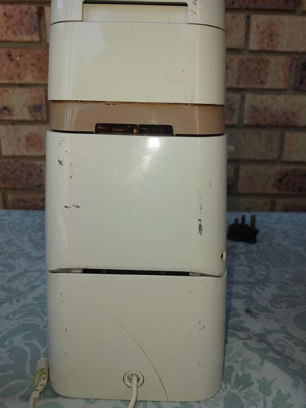 A VINTAGE KENWOOD CHEF ELECTRONIC WITH ALL THE COMPONENTS IN WORKING ORDER SOLD AS IS