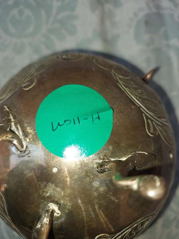A VINTAGE SILVERPLATE ON COPPER EDWARDIAN SUGAR BOWL SOLD AS IS