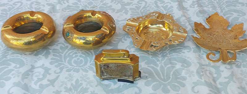 A COLLECTION OF ART DECOR ASHTRAYS