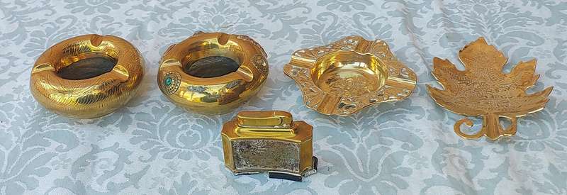 A COLLECTION OF ART DECOR ASHTRAYS