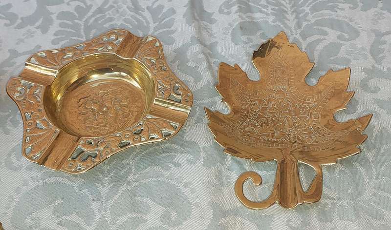 A COLLECTION OF ART DECOR ASHTRAYS