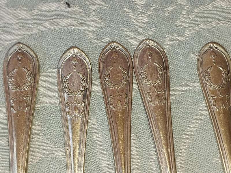 A SET OF 5 EPNS CAKE FORKS SOLD AS IS