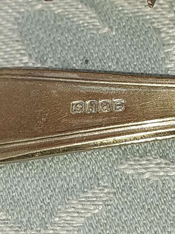 A SET OF 5 EPNS CAKE FORKS SOLD AS IS