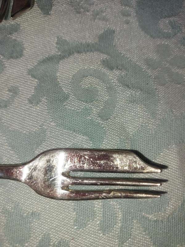 A SET OF VINTAGE CHAMPION PLATE EPNS MADE IN SHEFFIELD ENGLAND CAKE FORKS SOLD AS IS