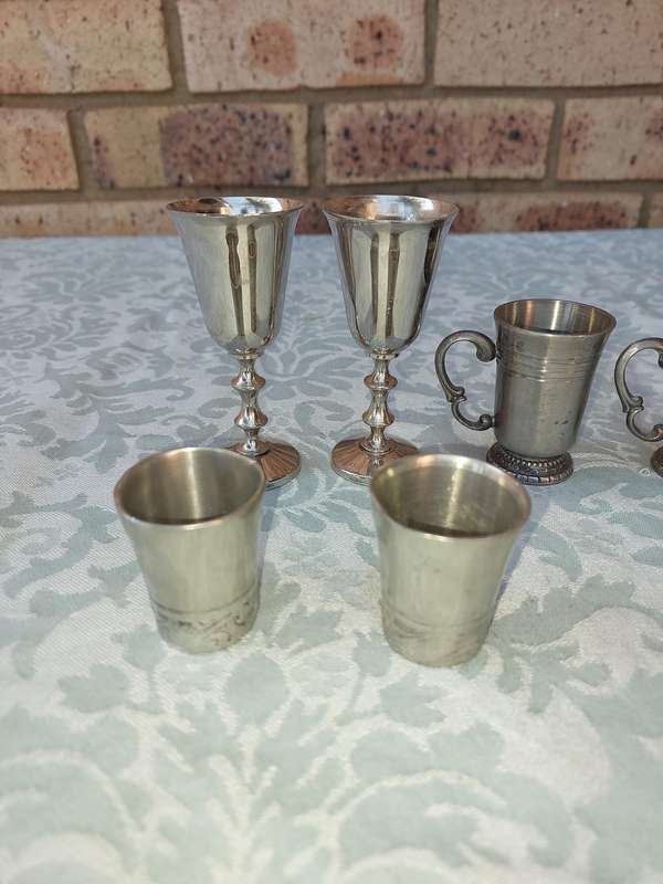 A COLLECTION BAR ACCESSORIES SOLD AS IS