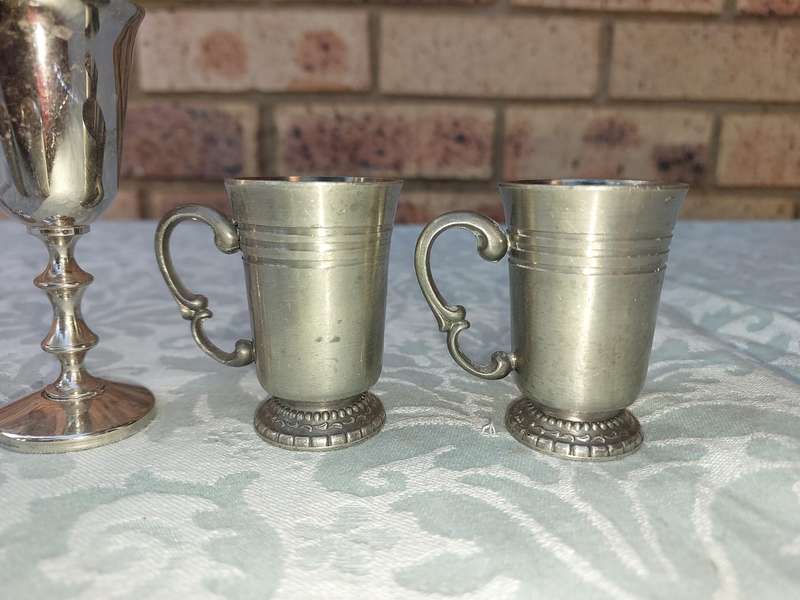A COLLECTION BAR ACCESSORIES SOLD AS IS