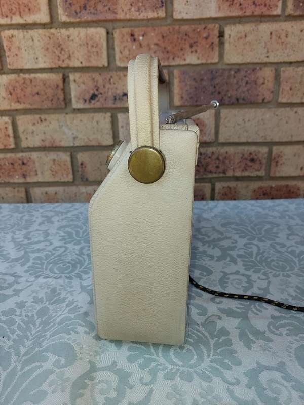 An antique telstar fm radio sold as is not tested