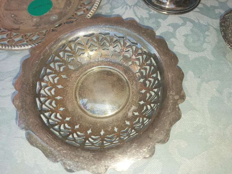 A VINTAGE COLLECTION OF EPNS AND SIVERPLATED KITCEHEN UTENSILS SOLD AS IS