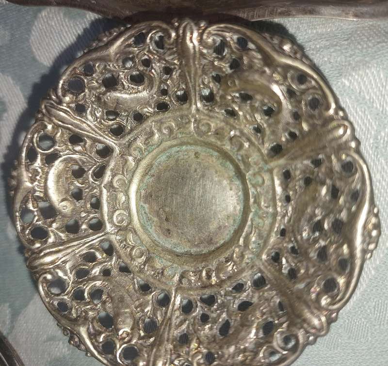 A VINTAGE COLLECTION OF EPNS AND SIVERPLATED KITCEHEN UTENSILS SOLD AS IS