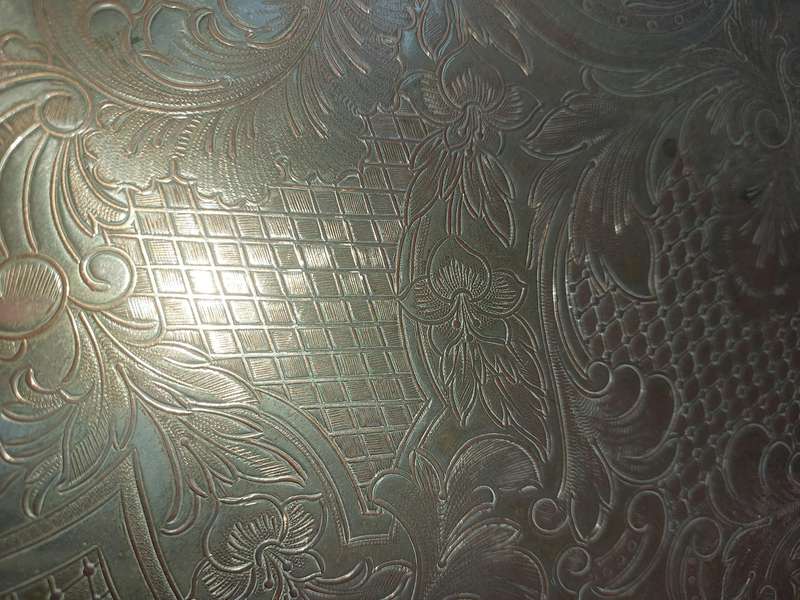 A VINTAGE LARGE SILVER PLATED EDWARDIAN SERVING TRAY WITH HANDLES SOLD AS IS