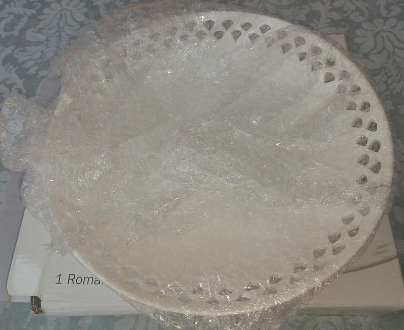 A MAXWELL AND WILLIAMS ROMANCE PORCELAIN SERVING BOWL SOLD AS IS
