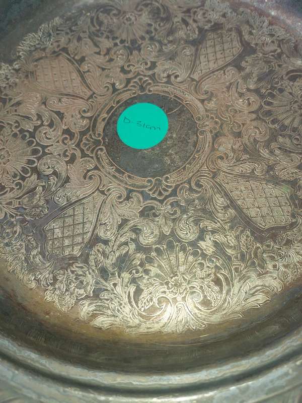 A VINTAGE VICTORIAN ROUND SILVER PLATED SERVING BOWL SOLD AS IS