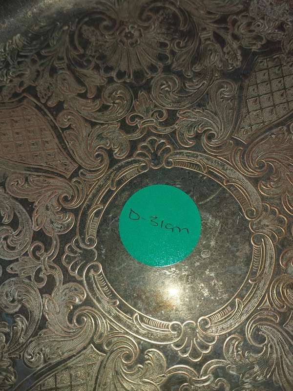 A VINTAGE VICTORIAN ROUND SILVER PLATED SERVING BOWL SOLD AS IS