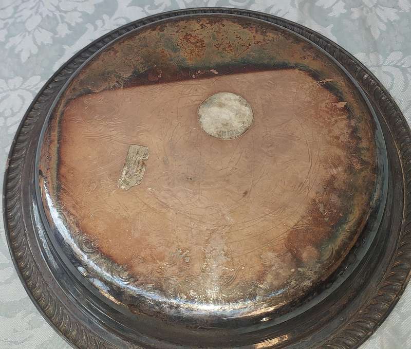 A VINTAGE VICTORIAN ROUND SILVER PLATED SERVING BOWL SOLD AS IS